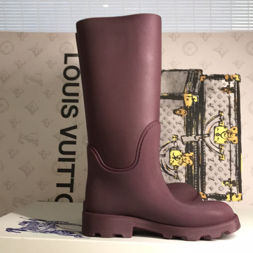 New Authentic BURBERRY Tall Rain Boots – Runway Featured - Picture 12 of 12